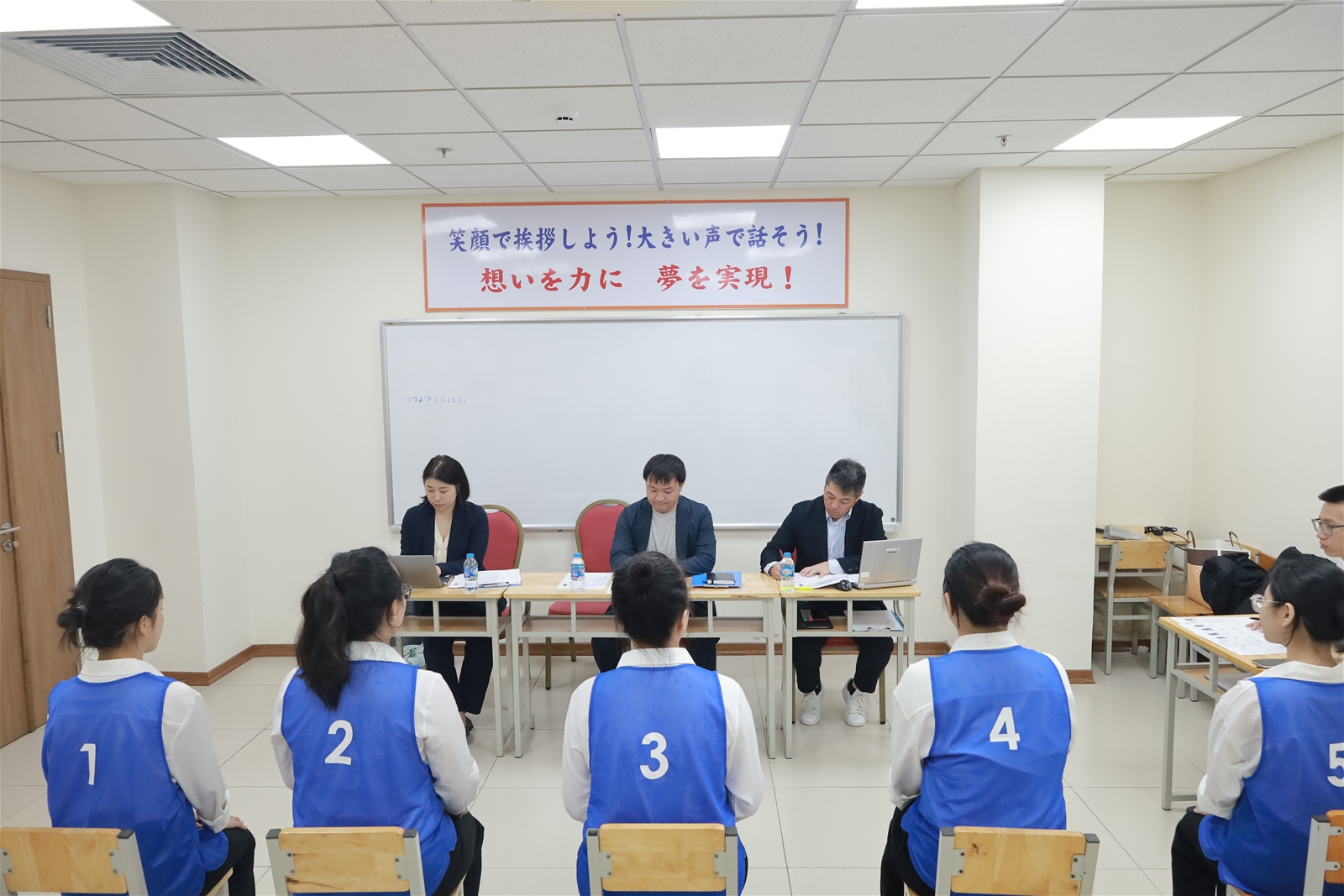 phỏng vấn đi Nhật